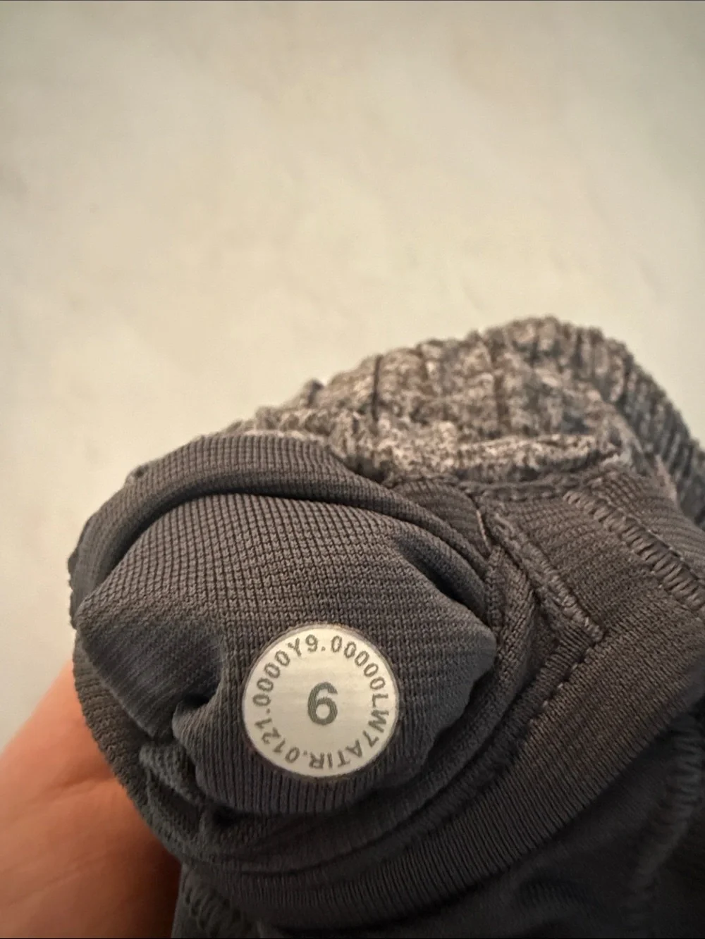 lululemon Hotty Hot Short Low Rise 2.5” - Heather Lux Multi Black Size 6 Reg
